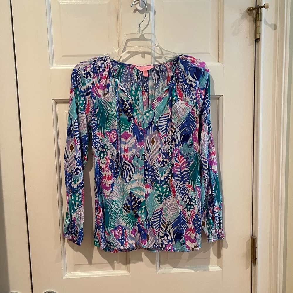 Lilly Pulitzer long sleeve top. Super cute print. Size XS